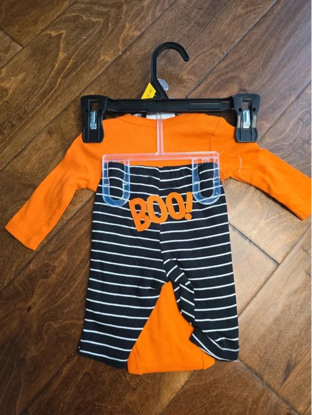 Newborn brand new halloween outfit from carter's item, 324G6